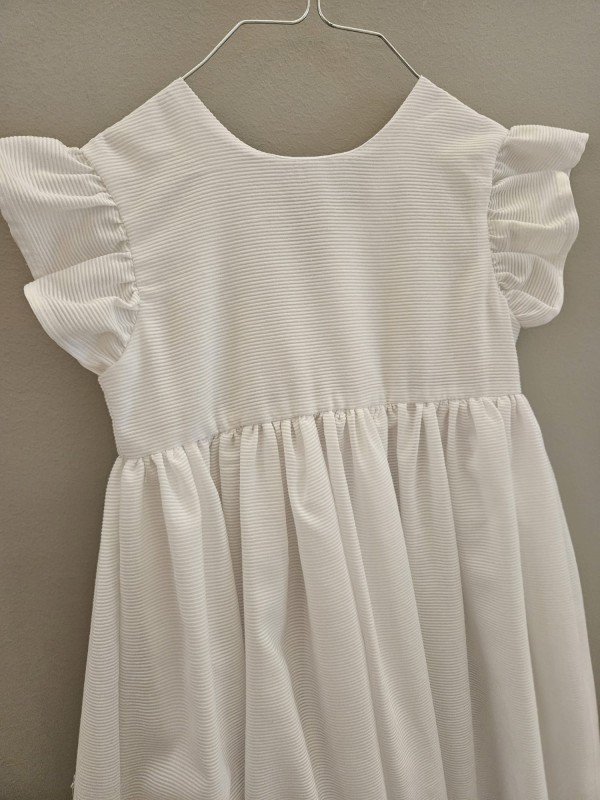 copy of 13. Robe de communion Beige manches cloche tulle plumetti (avec dentelle tulle plumetti) copy of 13. Robe de communion Beige manches cloche tulle plumetti (avec dentelle tulle plumetti)